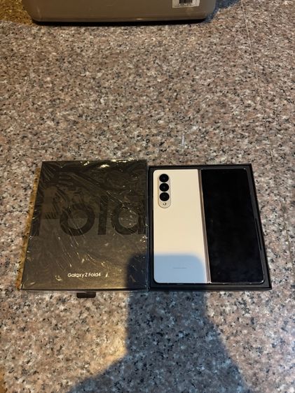 ขายSamsungFold4สีใหม่หายากBeige512กิ๊กมีกล่องจอกางสุดไม่มีจุดไม่มีเส้นหายากมากสภาพนี้ใช้งานดีถูกๆ รูปที่ 2