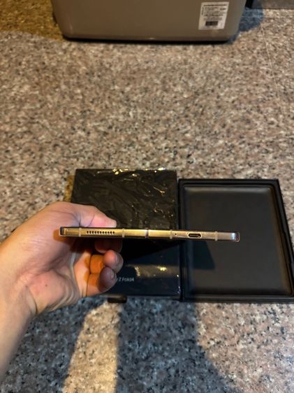 ขายSamsungFold4สีใหม่หายากBeige512กิ๊กมีกล่องจอกางสุดไม่มีจุดไม่มีเส้นหายากมากสภาพนี้ใช้งานดีถูกๆ รูปที่ 4