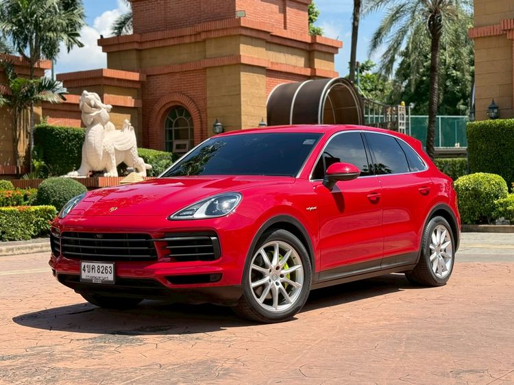 รถ Porsche Cayenne 3.0 V6 Hybrid สี แดง