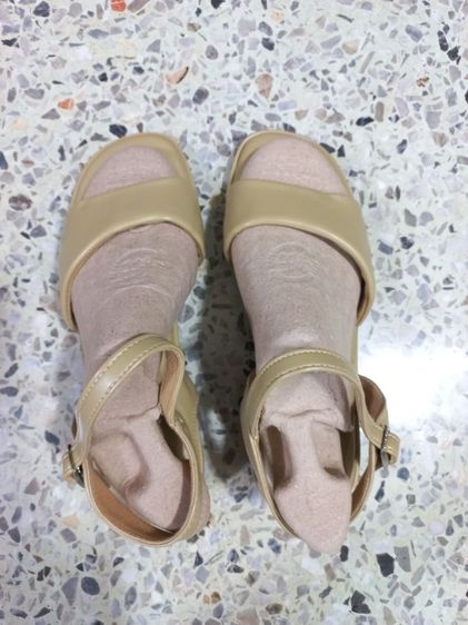 รองเท้าส้นสูง เขียว อื่นๆ UK 3.5 | EU 36 | US 5 อื่นๆ ขายรองเท้าผู้หญิงรัดส้นหนังเทียม พื้นนุ่มใส่สบายเท้า ของใหม่กริ๊บไม่เคยใส่