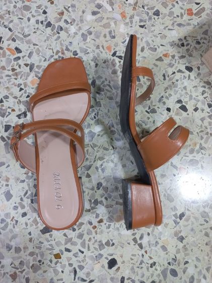 ขายรองเท้าหนังเทียมสีน้ำตาล ใส่แค่1ครั้ง  รูปที่ 3