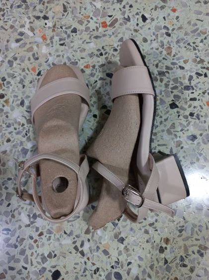 ขายรองเท้าหนังเทียมสีครีม พื้นนุ่มใส่สบายเท้า ของใหม่เอี่ยม ไม่เคยใส่ รูปที่ 5