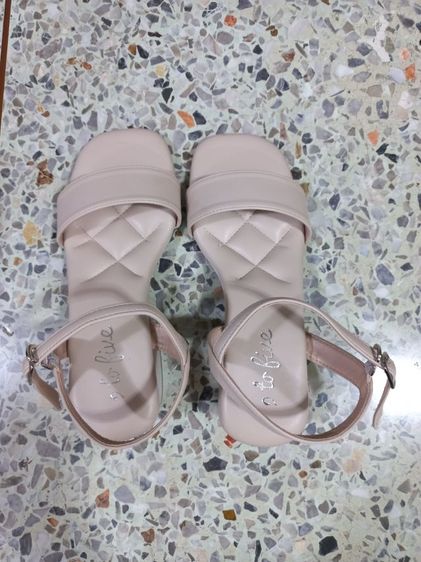 ขายรองเท้าหนังเทียมสีครีม พื้นนุ่มใส่สบายเท้า ของใหม่เอี่ยม ไม่เคยใส่ รูปที่ 4