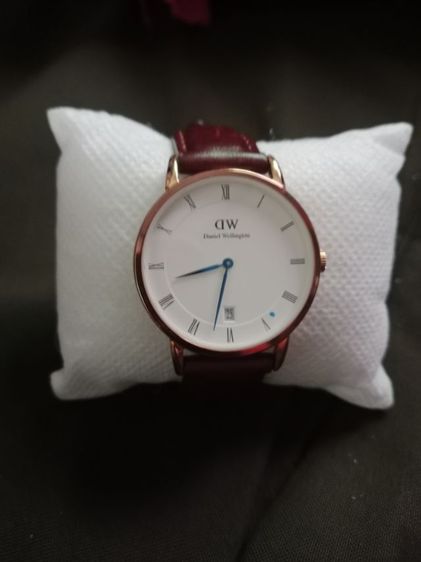 นาฬิกาข้อมือของคุณผู้หญิง