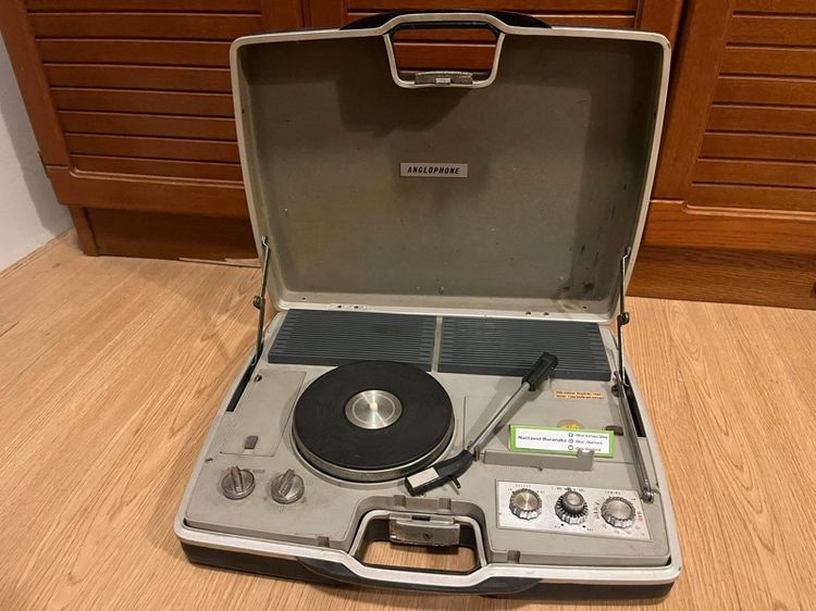 อื่นๆ ลำโพงพกพา อื่นๆ เครื่องเล่นแผ่นเสียงแบบพกพา (Portable Record Player)