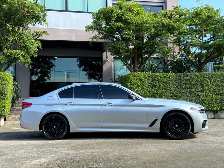 BMW Series 5 2020 530e Sedan ปลั๊กอินไฮบริด (PHEV) ไม่ติดแก๊ส เกียร์อัตโนมัติ บรอนซ์เงิน รูปที่ 2