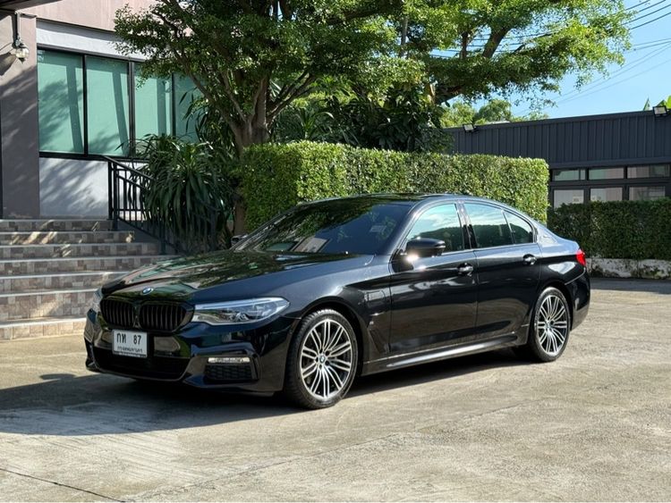 BMW Series 5 2019 530e Sedan ปลั๊กอินไฮบริด (PHEV) ไม่ติดแก๊ส เกียร์อัตโนมัติ ดำ รูปที่ 4