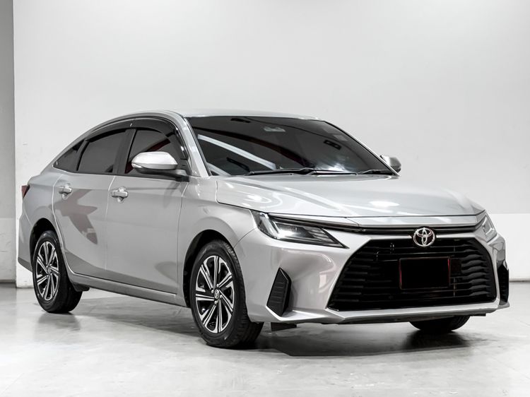 Toyota Yaris ATIV 2024 1.2 Smart Sedan เบนซิน เกียร์อัตโนมัติ บรอนซ์เงิน รูปที่ 3