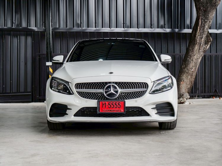 Mercedes-Benz C-Class 2019 C300 Sedan ปลั๊กอินไฮบริด (PHEV) ไม่ติดแก๊ส เกียร์อัตโนมัติ ขาว รูปที่ 2
