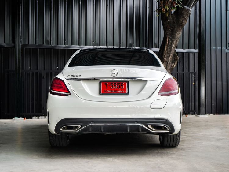 Mercedes-Benz C-Class 2019 C300 Sedan ปลั๊กอินไฮบริด (PHEV) ไม่ติดแก๊ส เกียร์อัตโนมัติ ขาว รูปที่ 4