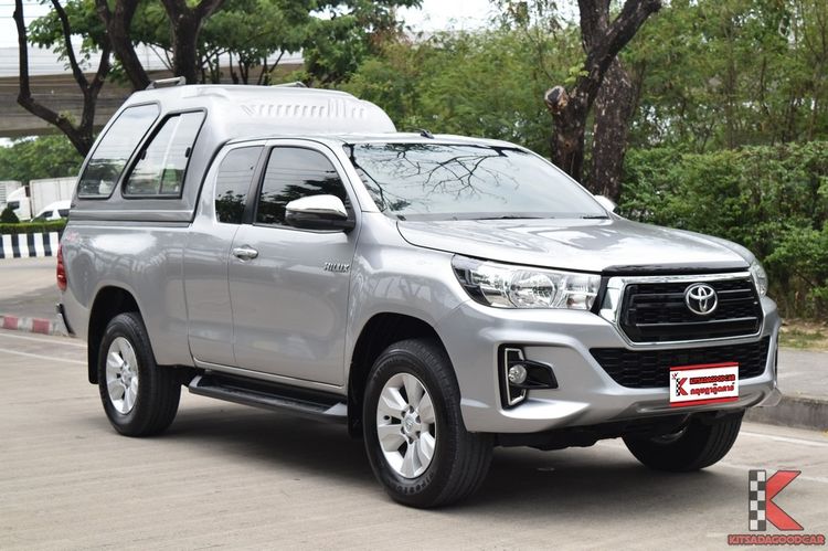 รถ Toyota Hilux Revo 2.4 Prerunner E สี เทา