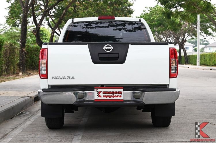 Nissan BIG-M FRONTIER NAVARA 2012 2.5 SV Calibre Pickup ดีเซล ไม่ติดแก๊ส เกียร์ธรรมดา ขาว รูปที่ 4