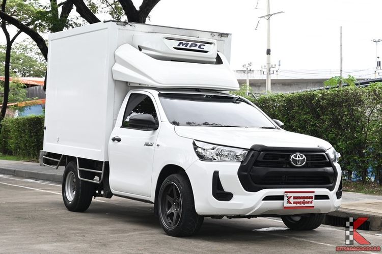 รถ Toyota Hilux Revo 2.4 Entry สี ขาว