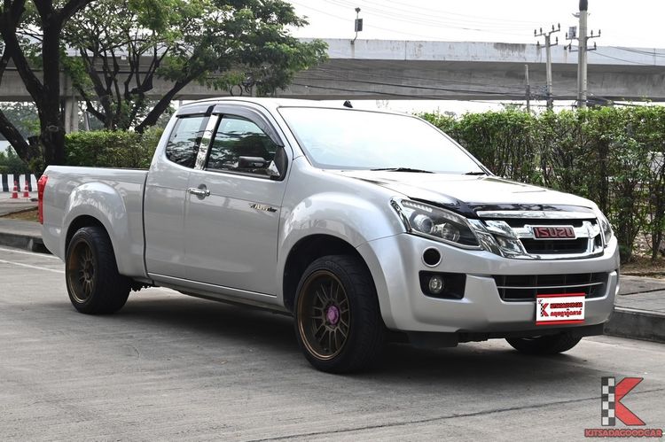 รถ Isuzu D-MAX 2.5 Hi-Lander Z สี บรอนซ์เงิน