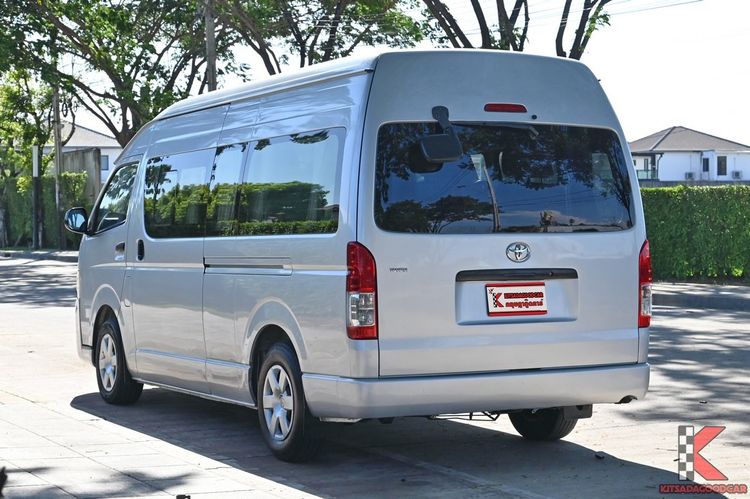 Toyota Commuter 2019 3.0 Van ดีเซล ไม่ติดแก๊ส เกียร์ธรรมดา บรอนซ์เงิน รูปที่ 3