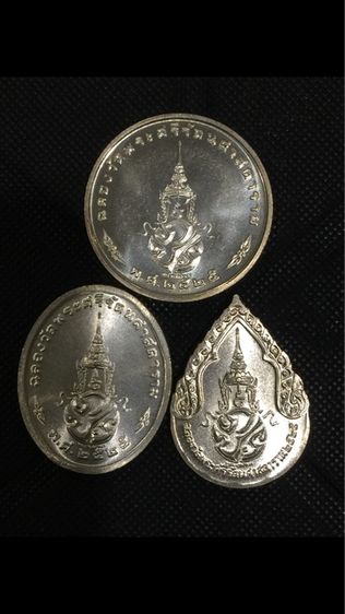 ชุดเหรียญเงินพระแก้วมรกต 3ฤดู รูปที่ 2