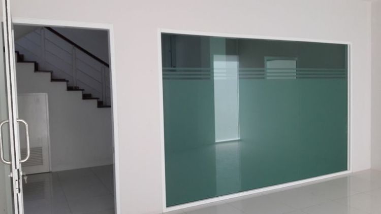 ประตูอลูมิเนียมขนาด 1.15×2.20 2 ชุด พร้อมช่องกระจกขนาด 3.40×2.20 รูปที่ 2