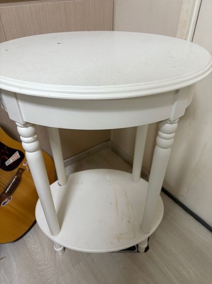 โต๊ะวินเทจสีขาว