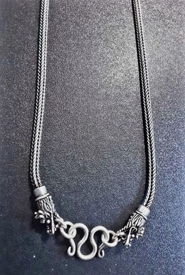 สร้อยคอ เงินแท้ ลายสี่เสาหัวมังกร 24นิ้ว 3มิล 22.1กรัม งานขึ้นมือทำยาก สวย รมดำ ดูดีมาก ยาว24นิ้ว ใส่พระได้ทั้งสองข้าง หน้าหลัง รูปที่ 17