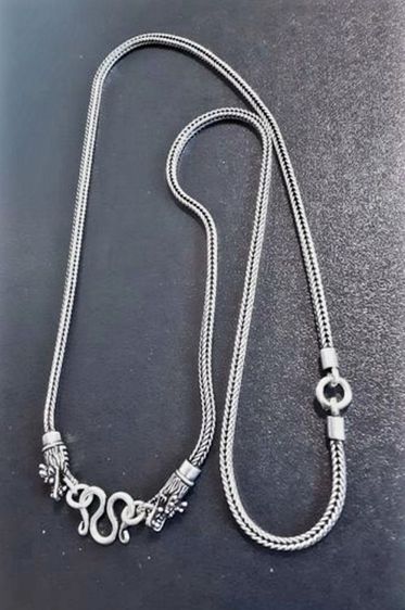 สร้อยคอ เงินแท้ ลายสี่เสาหัวมังกร 24นิ้ว 3มิล 22.1กรัม งานขึ้นมือทำยาก สวย รมดำ ดูดีมาก ยาว24นิ้ว ใส่พระได้ทั้งสองข้าง หน้าหลัง รูปที่ 11