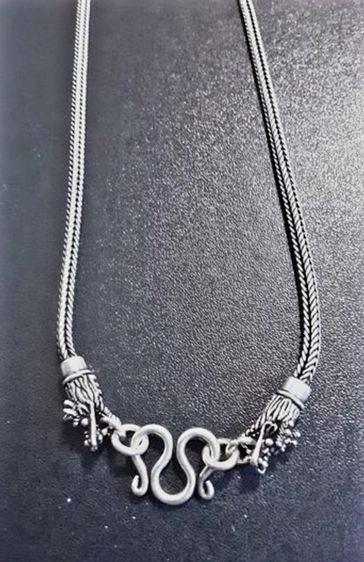 สร้อยคอ เงินแท้ ลายสี่เสาหัวมังกร 24นิ้ว 3มิล 22.1กรัม งานขึ้นมือทำยาก สวย รมดำ ดูดีมาก ยาว24นิ้ว ใส่พระได้ทั้งสองข้าง หน้าหลัง รูปที่ 13