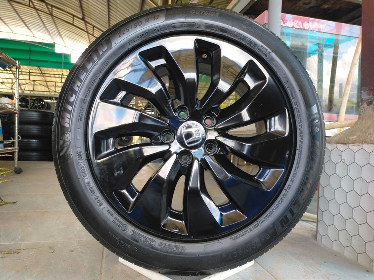 อื่นๆ 17" อื่นๆ แม็กฮอนด้าaccord hybrid ขอบ17 พร้อมยางมิชลิน 225 50 17 ปี23 ใส่ civic แอคคอด ได้ทุกรุ่น
