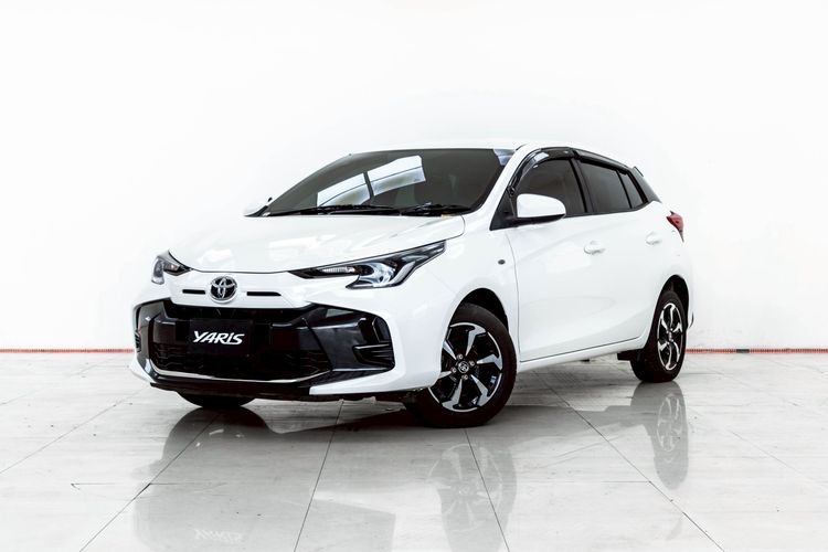 รถ Toyota Yaris 1.2 Sport สี ขาว