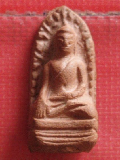 พระรอดวัดมหาวันปลุกเสกอินเดียไทยปี๒๕๑๘ รูปที่ 4