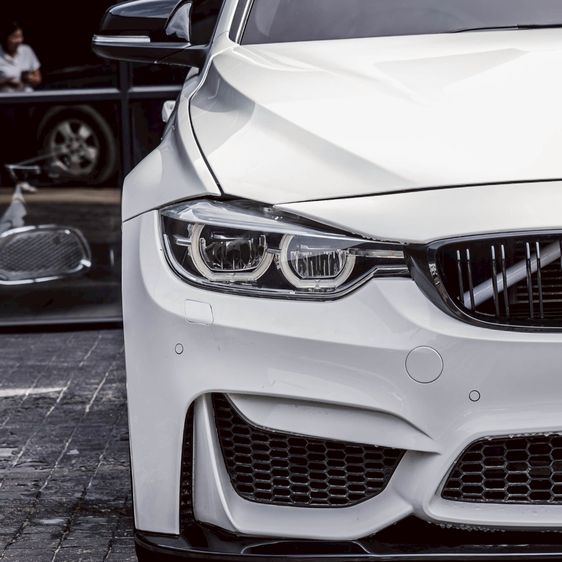 BMW Series 3 2019 330e Sedan ปลั๊กอินไฮบริด (PHEV) ไม่ติดแก๊ส เกียร์อัตโนมัติ ขาว รูปที่ 3