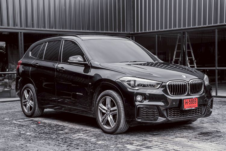 รถ BMW X1 2.0 sDrive18d M Sport สี ดำ