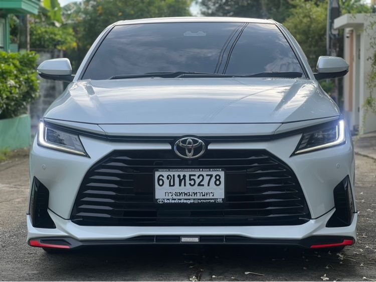รถ Toyota Yaris ATIV 1.2 Premium สี ขาว