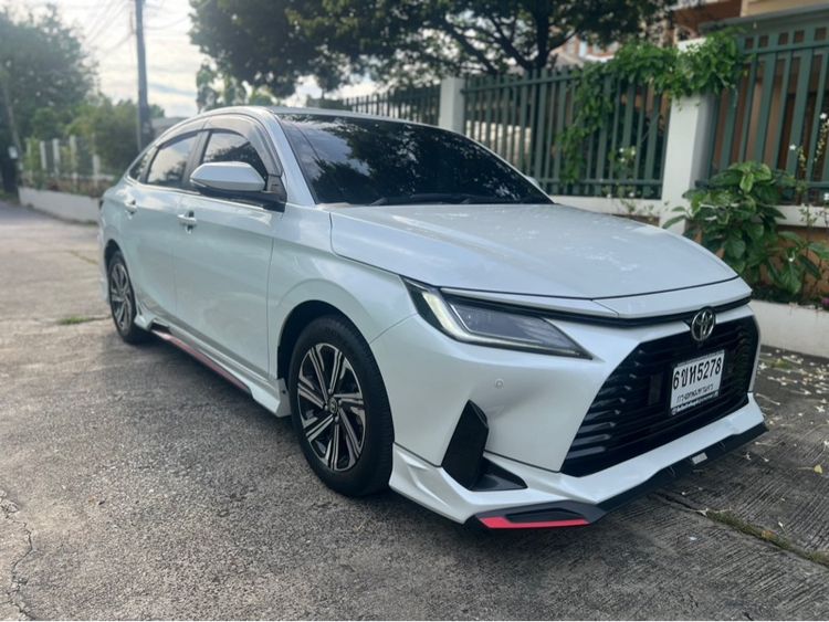 Toyota Yaris ATIV 2023 1.2 Premium Sedan เบนซิน ไม่ติดแก๊ส เกียร์อัตโนมัติ ขาว รูปที่ 2