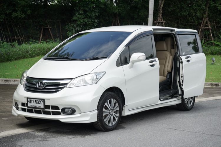 Honda Freed 2015 1.5 E Utility-car เบนซิน ไม่ติดแก๊ส เกียร์อัตโนมัติ ขาว รูปที่ 2