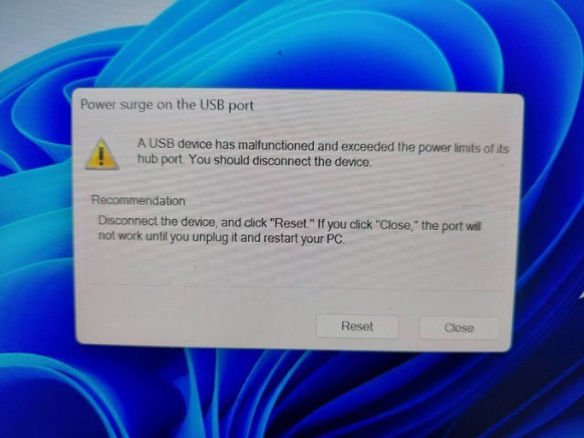 ขายถูก DELL Latitude 5290 2-in1 i5 GEN8 RAM8 จอ 12.3 นิ้ว Touch screen ใส่ซิมได้ คีย์บอร์ดถอดแยกจากจอได้ รูปที่ 8