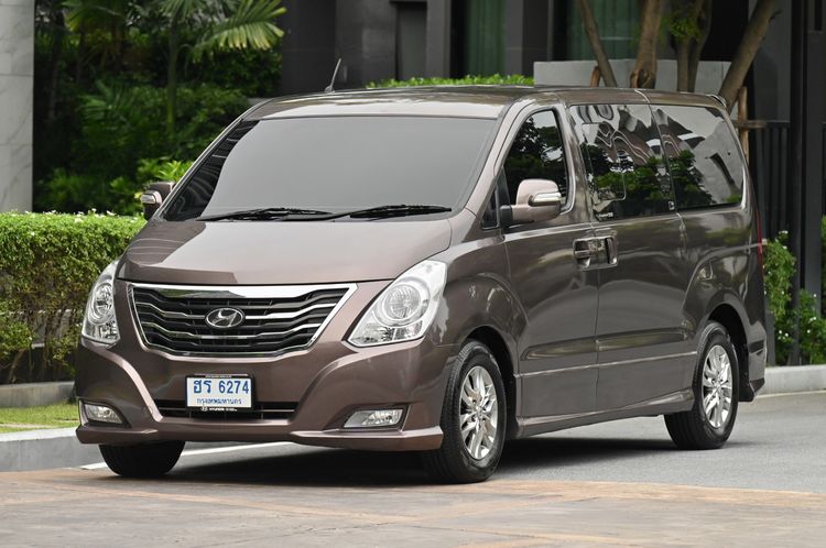 รถ Hyundai H-1  2.5 Deluxe สี น้ำตาล