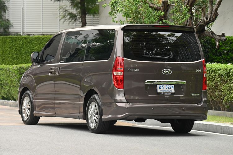 Hyundai H-1  2014 2.5 Deluxe Van ดีเซล ไม่ติดแก๊ส เกียร์อัตโนมัติ น้ำตาล รูปที่ 3