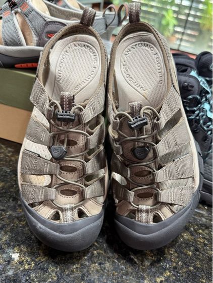 Keen Newport H2 สีครีมล้วนครับ รูปที่ 3