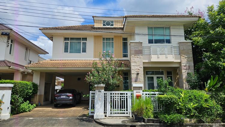 บ้านเดี่ยว พร้อมอยู่ หมู่บ้านบางกอก บูเลอวาร์ด รัชดา-รามอินทรา 72.20 ตารางวา