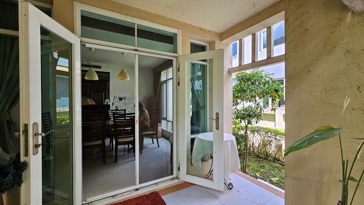 ตกแต่งครบ บ้านเดี่ยว พร้อมอยู่ หมู่บ้านบางกอก บูเลอวาร์ด รัชดา-รามอินทรา 72.20 ตารางวา รูปที่ 2
