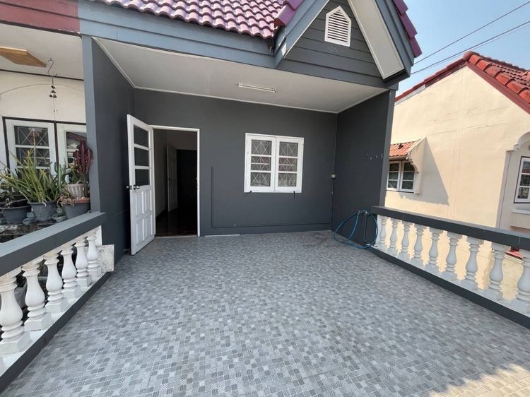 ทาวน์เฮาส์ 2 ชั้น หมู่บ้านฉัตรณรงค์วิลล่า5