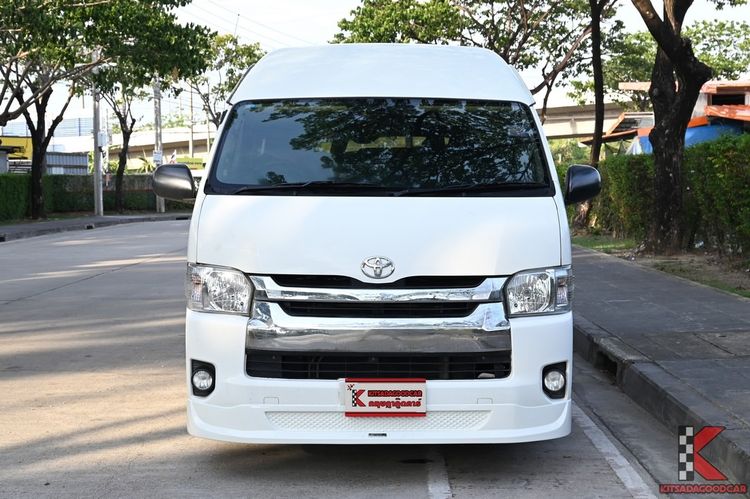 Toyota Commuter 2017 3.0 Van ดีเซล ไม่ติดแก๊ส เกียร์ธรรมดา ขาว รูปที่ 2