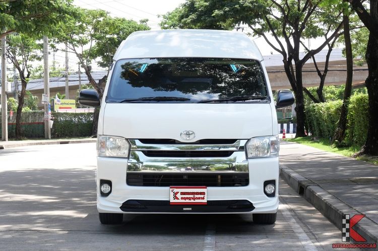 Toyota Commuter 2017 3.0 Van ดีเซล ไม่ติดแก๊ส เกียร์ธรรมดา ขาว รูปที่ 2
