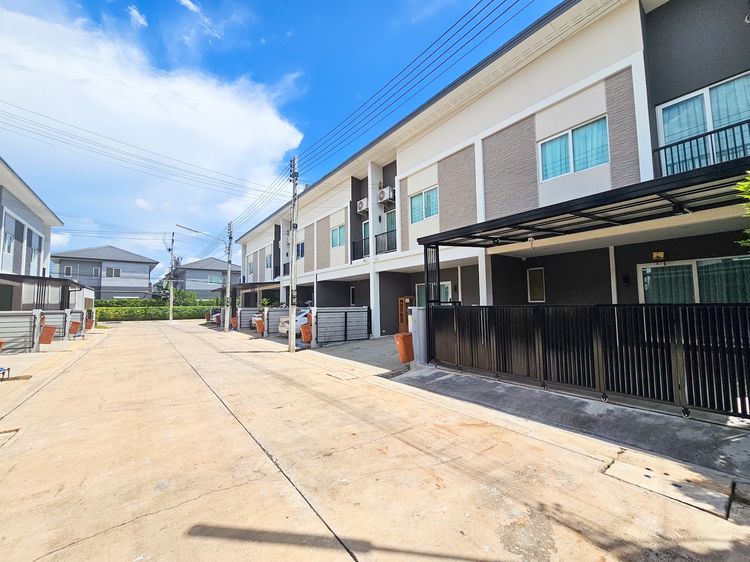 AP (Thailand) มีบางส่วน 2022 ทาวน์เฮาส์ สภาพใหม่ หลังมุม 4 ห้องนอน 3 ห้องน้ำ 2 ที่จอดรถ โครงการอภิทาวน์ ขอนแก่น รูปที่ 2