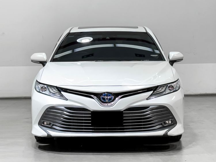 Toyota Camry 2019 2.5 Hybrid Premium Sedan ไฮบริด เกียร์อัตโนมัติ ขาว รูปที่ 2