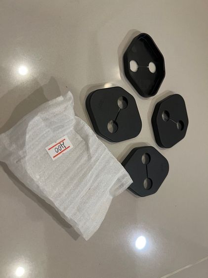 ฝาครอบกลอนประตูรถยนต์โตโยต้า Toyota ฟอจูนเนอร์ รีโว้ อื่นๆ