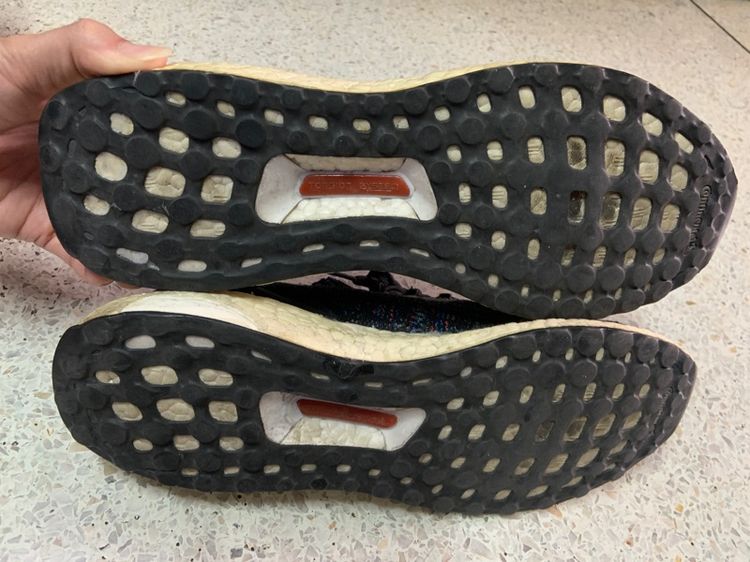 รองเท้าวิ่ง adidas ของแท้ สีดำ (มือสอง) รูปที่ 7