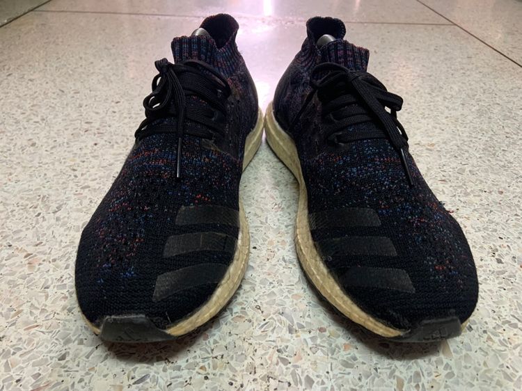 รองเท้าวิ่ง adidas ของแท้ สีดำ (มือสอง) รูปที่ 10