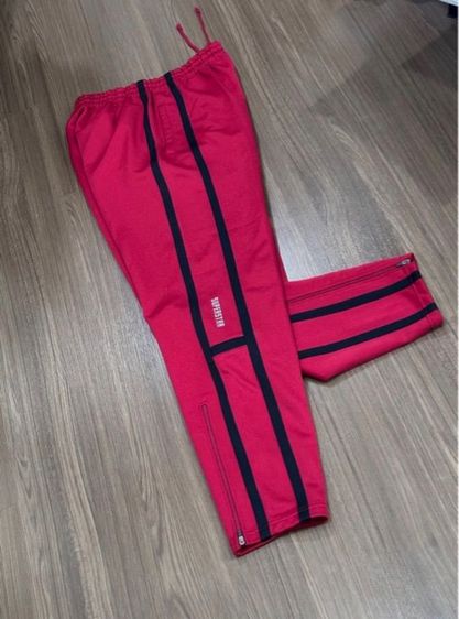 กางเกงวอร์มสีแดง แบรนด์ Mizuno Superstar