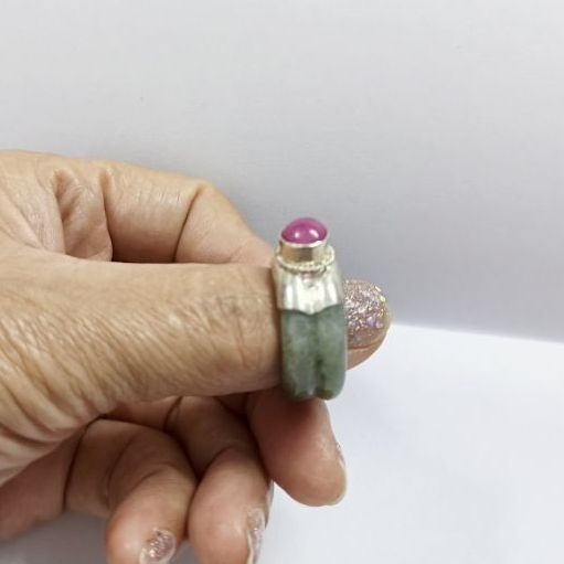 แหวนหยกแท้ประดับพลอยทับทิม (Ruby)  รูปที่ 2