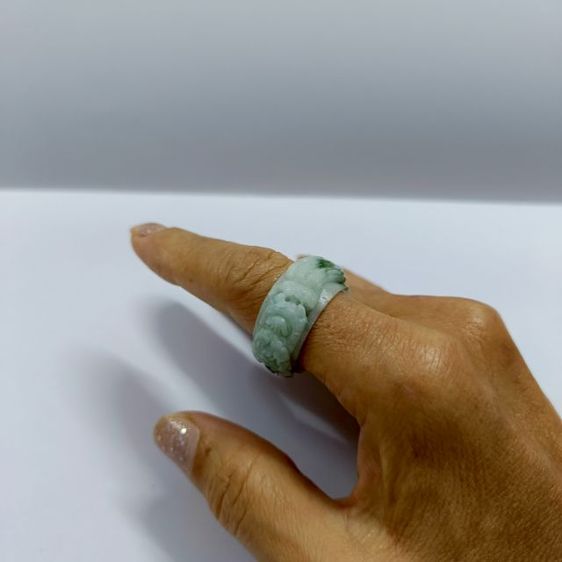 อื่นๆ แหวนหยกแท้แกะสลักลายมังกร